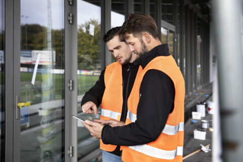 Snelheid loont: 70% van de mensen accepteert de offerte die ze als eerste binnenkrijgen. Rekeningen die direct na afloop van het werk verstuurd worden met een betaallink, worden 60% sneller betaald.