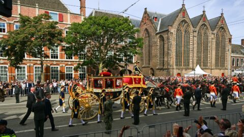 Commentaar | Over de bakstenen jurk van de minister